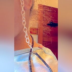 Definitely not your grandma’s eyeglass chains ! This is gorgeous